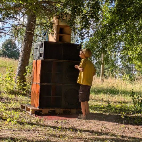InsensI checking the sound